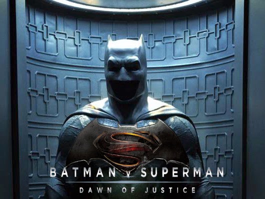 Ya puedes ver el traje de Batman completo y al detalle en una nueva imagen  de 'Batman v Superman: Dawn of Justice' – No es cine todo lo que reluce