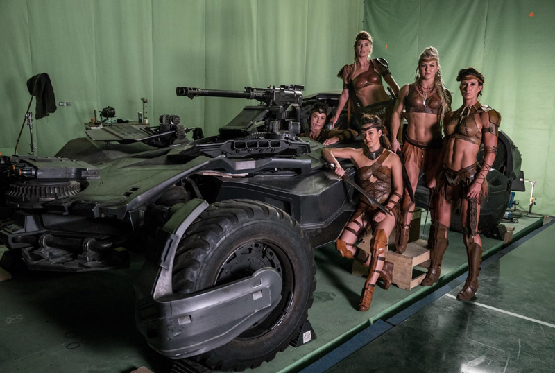 'Liga de la Justicia': Aquaman se deja ver entre peces y nuevas fotos de las amazonas