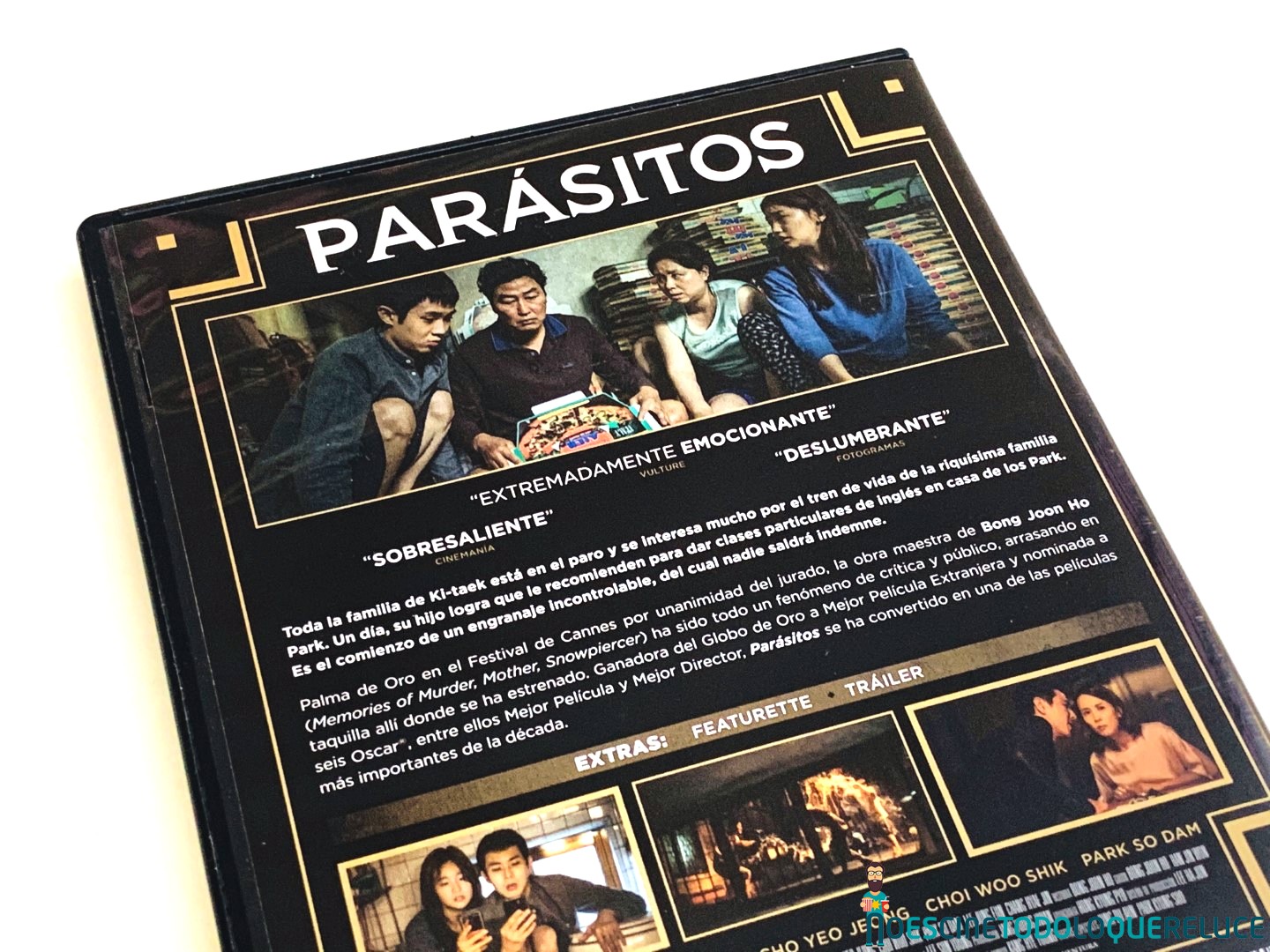 fondo periódico Sano Parásitos': Reportaje fotográfico y análisis del DVD