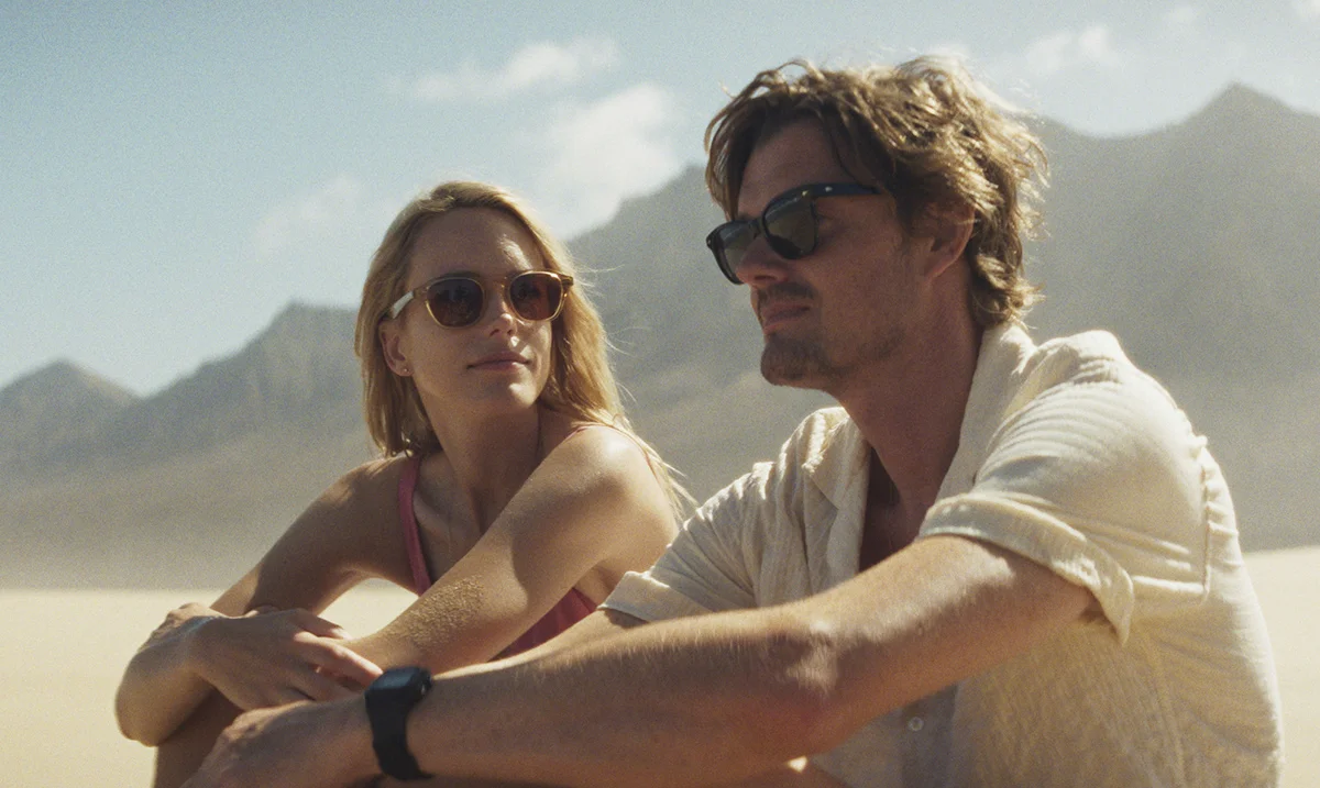AMFF 2026. Crítica de 'Islands': Vivir la vida de otros – No es cine todo lo que reluce
